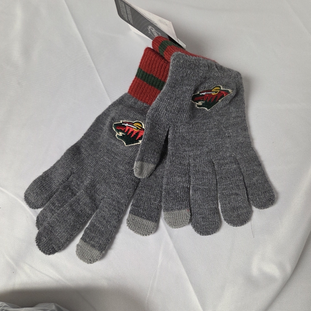 Minnesota Wild NHL Gray and Red‎ Knit Gloves